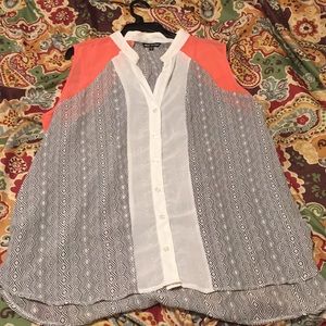 NWOT. Unique Spectrum Aztec print hi-lo top. Size 3x. Cute colors & print!